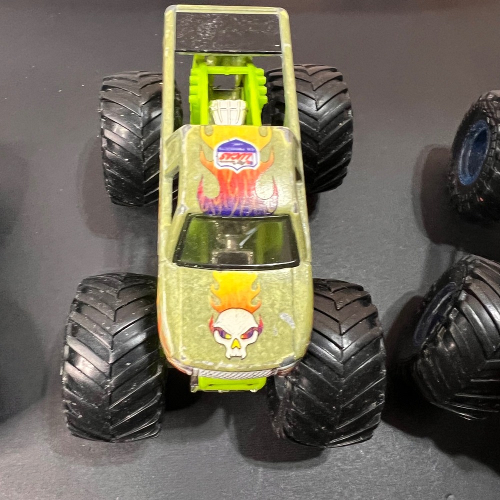 Hot Wheels 1:64 Monster Jam Truck Lot Grave Digger Avenger Multi Good Set of 3 - Picture 3 of 12